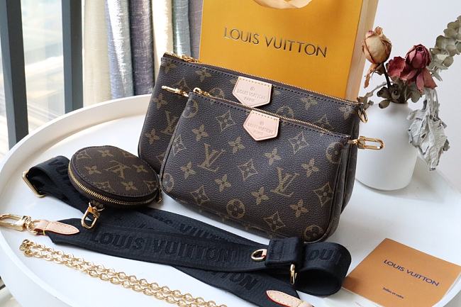 Hold On Tight to Your Wallets, Louis Vuitton's Multi-Pochette Just Got a  Makeover - PurseBlog