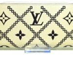 Louis Vuitton zippy wallet