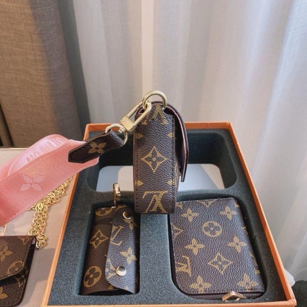 LOUIS VUITTON Crossbody bag