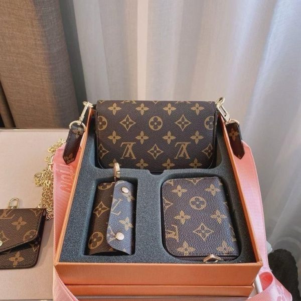 LOUIS VUITTON Crossbody bag